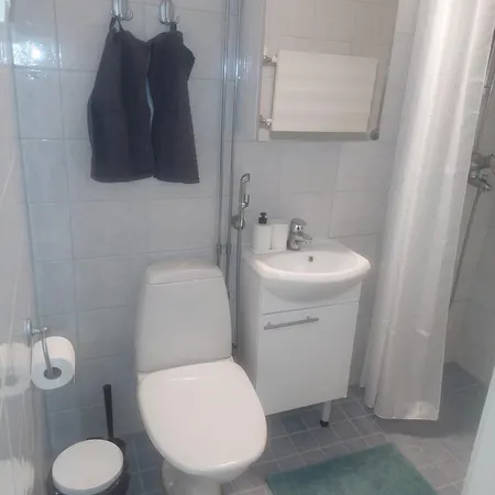 Apartment Quiet Studio - Easy Check-in, Free Parking & Wifi